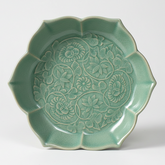 Goryeo (Korea) Celadon Lotus-Pattern Dish (Cheongja Yeonhwamun)